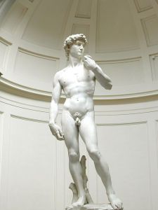 640px-Michelangelos_David