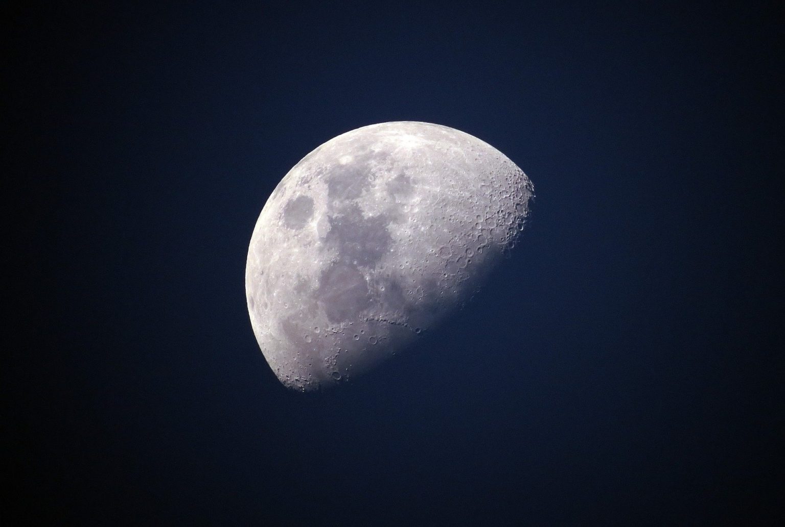 How long did Neil Armstrong’s first moonwalk last? – How It Works