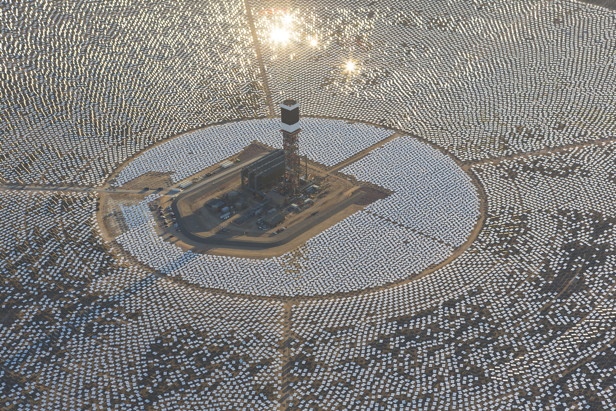 the ivanpah solar power facility is a brand new solar thermal power 