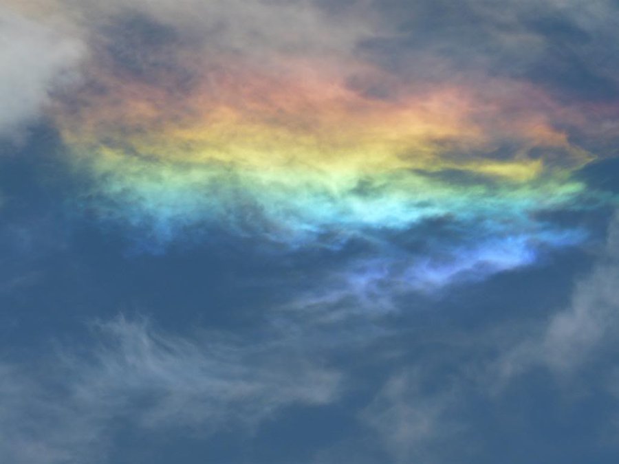 Download Fire rainbows: What causes these rare colourful clouds ...